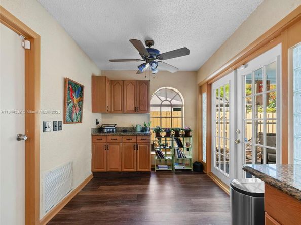 11701 NW 33rd St, Sunrise FL 33323
