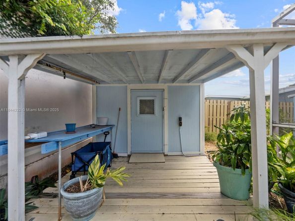 11701 NW 33rd St, Sunrise FL 33323