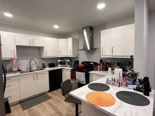 5100 SW 41st St 328, Pembroke Park FL 33023