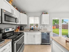 7831 NW 11th St, Pembroke Pines FL 33024
