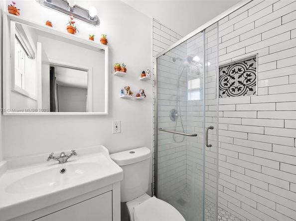 7831 NW 11th St, Pembroke Pines FL 33024