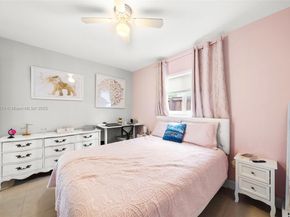 7831 NW 11th St, Pembroke Pines FL 33024