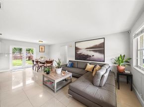 7831 NW 11th St, Pembroke Pines FL 33024