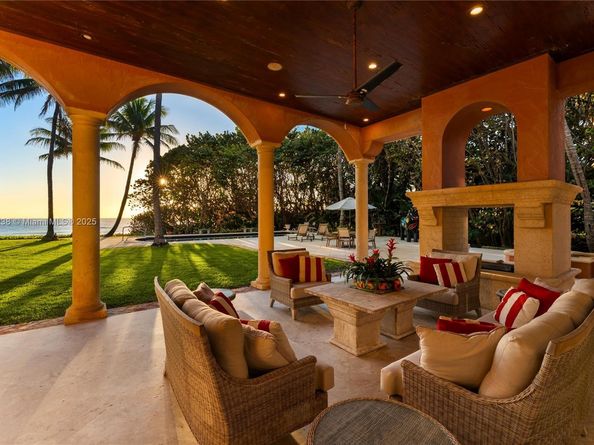 1091 Hillsboro Mile, Hillsboro Beach FL 33062