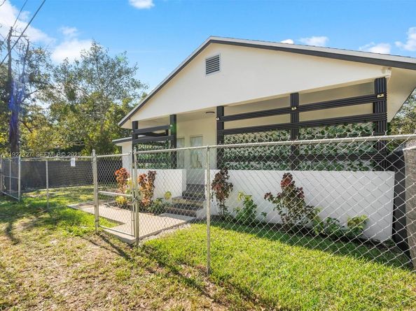 6318 NW 19th Ct, Miami FL 33147