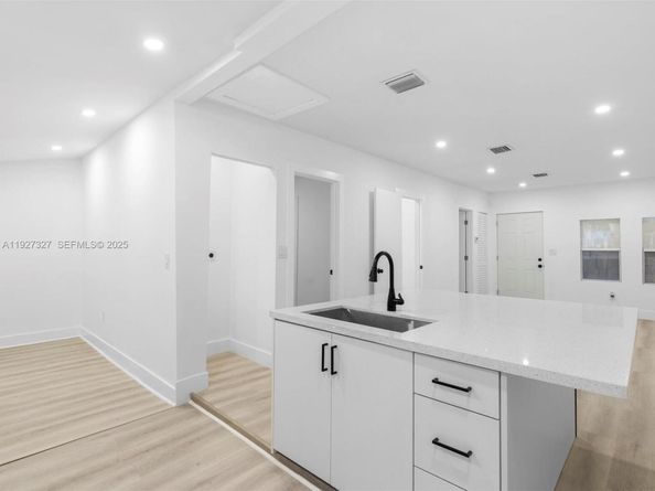 6318 NW 19th Ct, Miami FL 33147