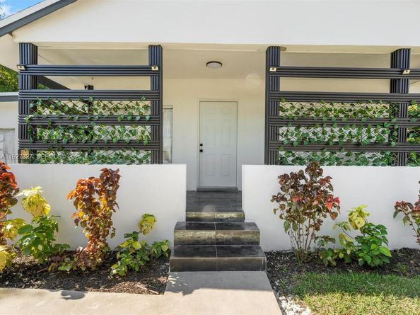 6318 NW 19th Ct, Miami FL 33147