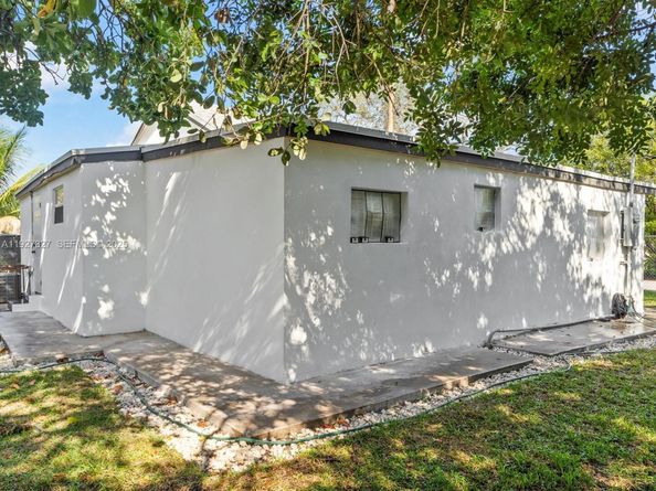 6318 NW 19th Ct, Miami FL 33147