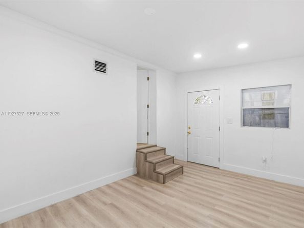 6318 NW 19th Ct, Miami FL 33147