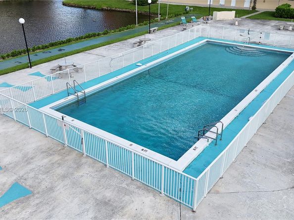 1750 NE 191st St 5071, Miami FL 33179