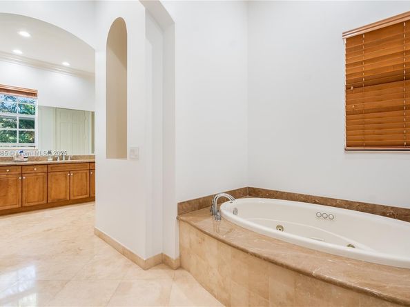 12008 NW 69th Ct, Parkland FL 33076