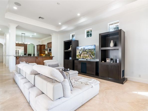 12008 NW 69th Ct, Parkland FL 33076