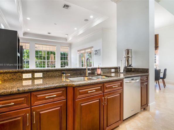 12008 NW 69th Ct, Parkland FL 33076