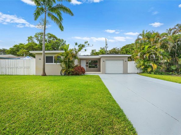 3246 Pierce St, Hollywood FL 33021