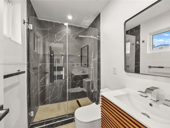 3246 Pierce St, Hollywood FL 33021