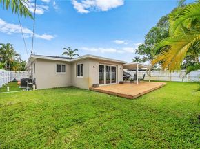 3246 Pierce St, Hollywood FL 33021