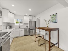 3246 Pierce St, Hollywood FL 33021