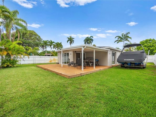 3246 Pierce St, Hollywood FL 33021