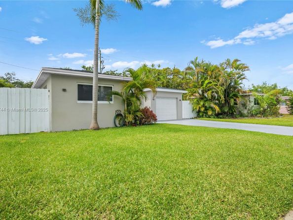 3246 Pierce St, Hollywood FL 33021
