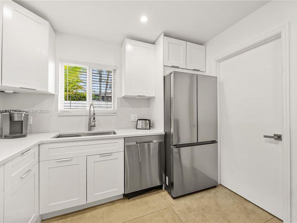 3246 Pierce St, Hollywood FL 33021