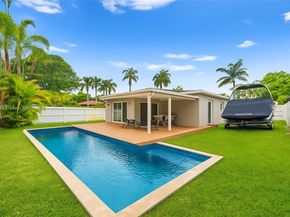 3246 Pierce St, Hollywood FL 33021