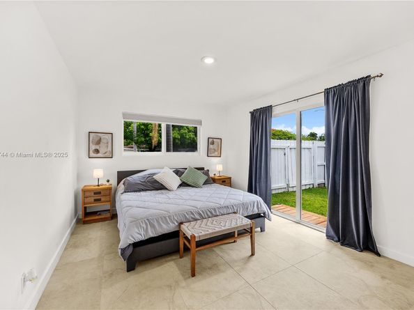 3246 Pierce St, Hollywood FL 33021