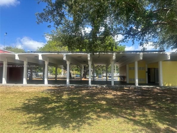 29035 Maine Rd, Homestead FL 33033
