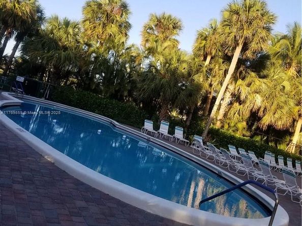 1000 NE 14th Ave 605, Hallandale Beach FL 33009