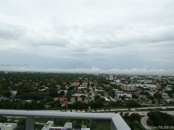 1010 SW 2nd Ave LPH05, Miami FL 33130