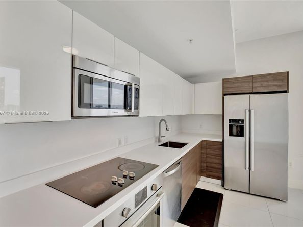 1010 SW 2nd Ave LPH05, Miami FL 33130