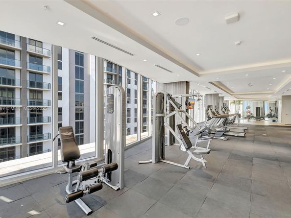 1010 SW 2nd Ave LPH05, Miami FL 33130