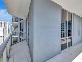 1010 SW 2nd Ave LPH05, Miami FL 33130
