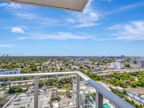 1010 SW 2nd Ave LPH05, Miami FL 33130