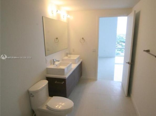 1010 SW 2nd Ave LPH05, Miami FL 33130