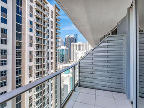 1010 SW 2nd Ave LPH05, Miami FL 33130