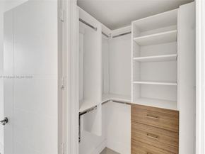 1010 SW 2nd Ave LPH05, Miami FL 33130