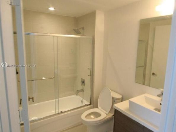 1010 SW 2nd Ave LPH05, Miami FL 33130
