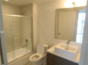 1010 SW 2nd Ave LPH05, Miami FL 33130