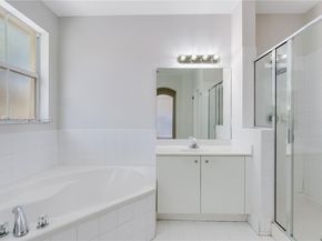 8450 NW 113th Psge, Doral FL 33178