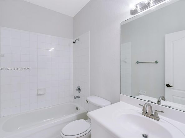 8450 NW 113th Psge, Doral FL 33178