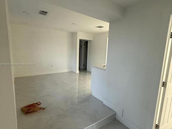 4400 SW 36th St, West Park FL 33023