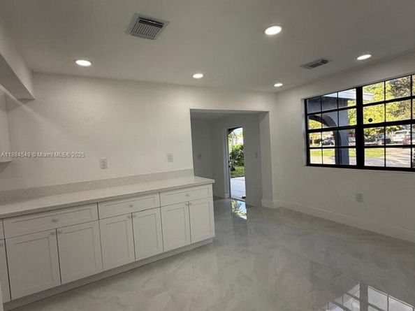 4400 SW 36th St, West Park FL 33023