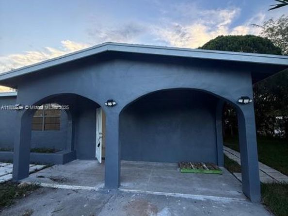 4400 SW 36th St, West Park FL 33023