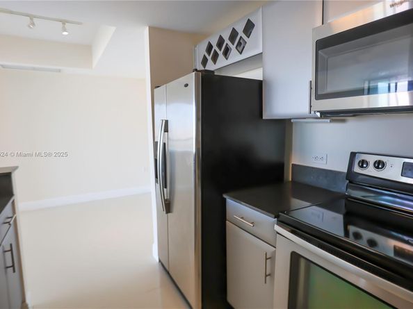 1861 NW S River Dr 2209, Miami FL 33125