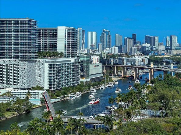 1861 NW S River Dr 2209, Miami FL 33125