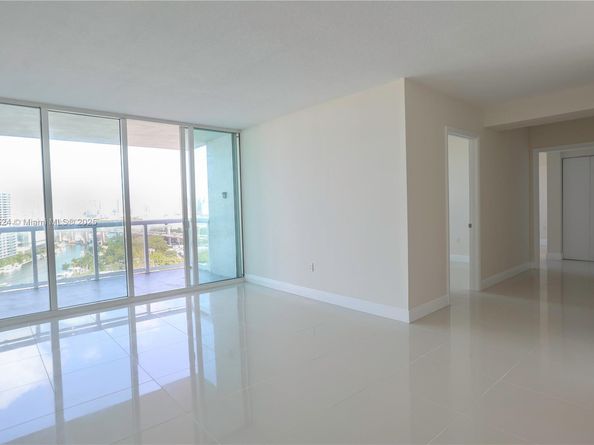 1861 NW S River Dr 2209, Miami FL 33125