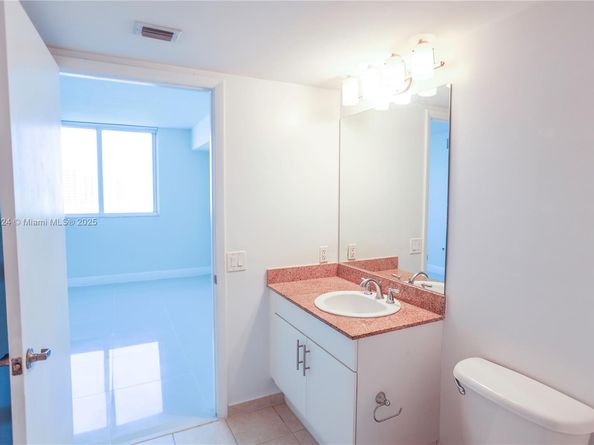 1861 NW S River Dr 2209, Miami FL 33125