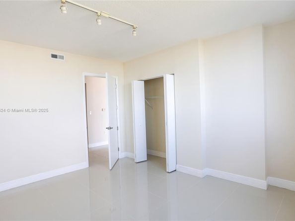 1861 NW S River Dr 2209, Miami FL 33125