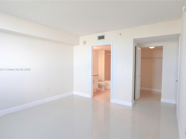 1861 NW S River Dr 2209, Miami FL 33125