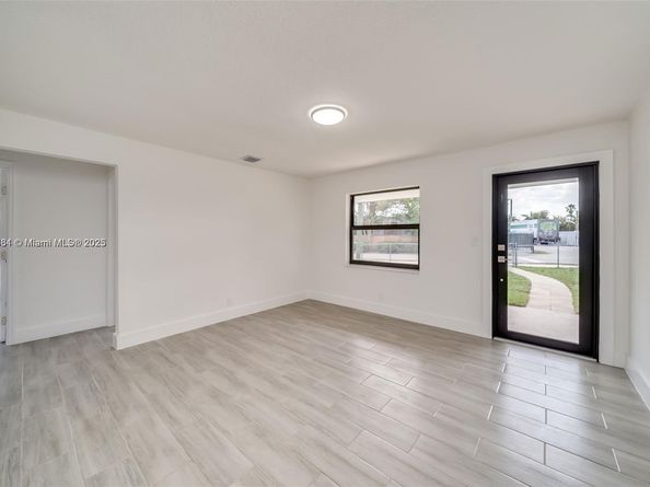 2447 Fletcher St, Hollywood FL 33020